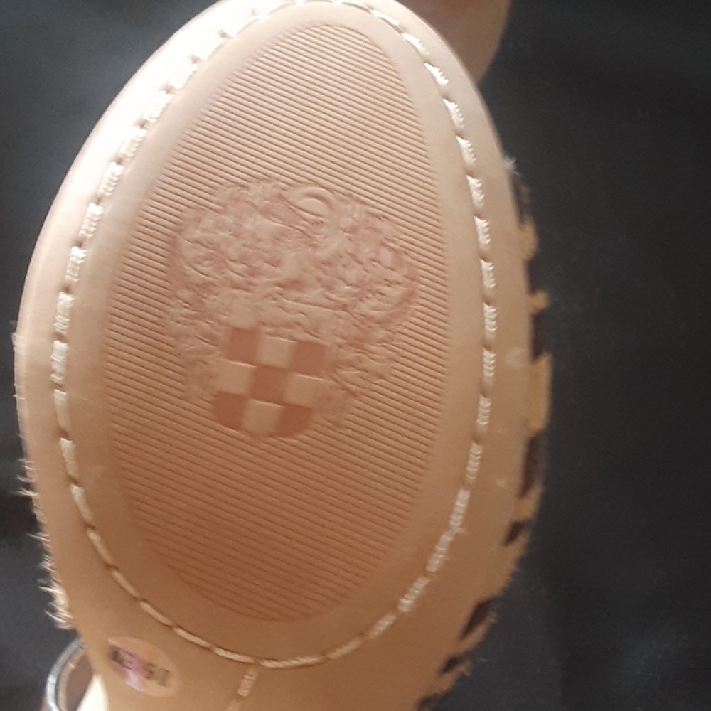 Vince Camuto: brown zebra print heals brand new - Picture 8 of 8